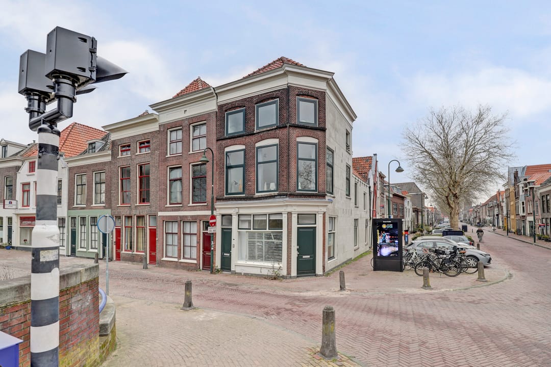 Stylish Corner Apartment with Character in Historic Gouda Center — 21