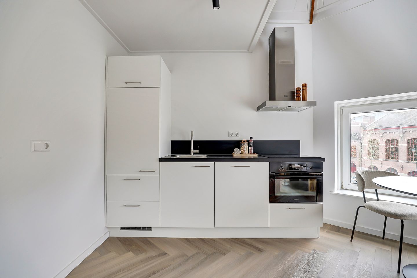 Stylish Corner Apartment with Character in Historic Gouda Center — 13