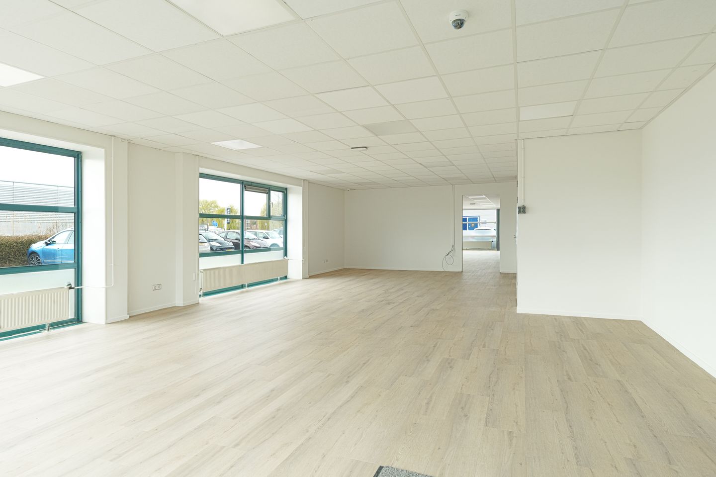 View photo 2 of Stockholm 12-18