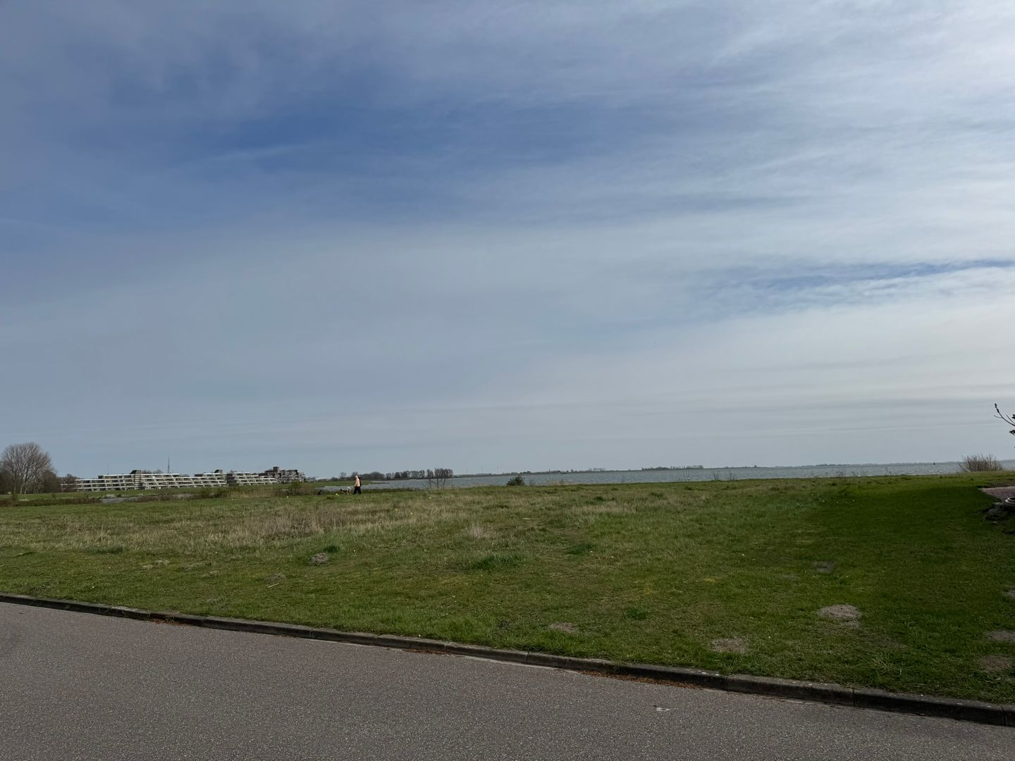 View photo 5 of Veerweg