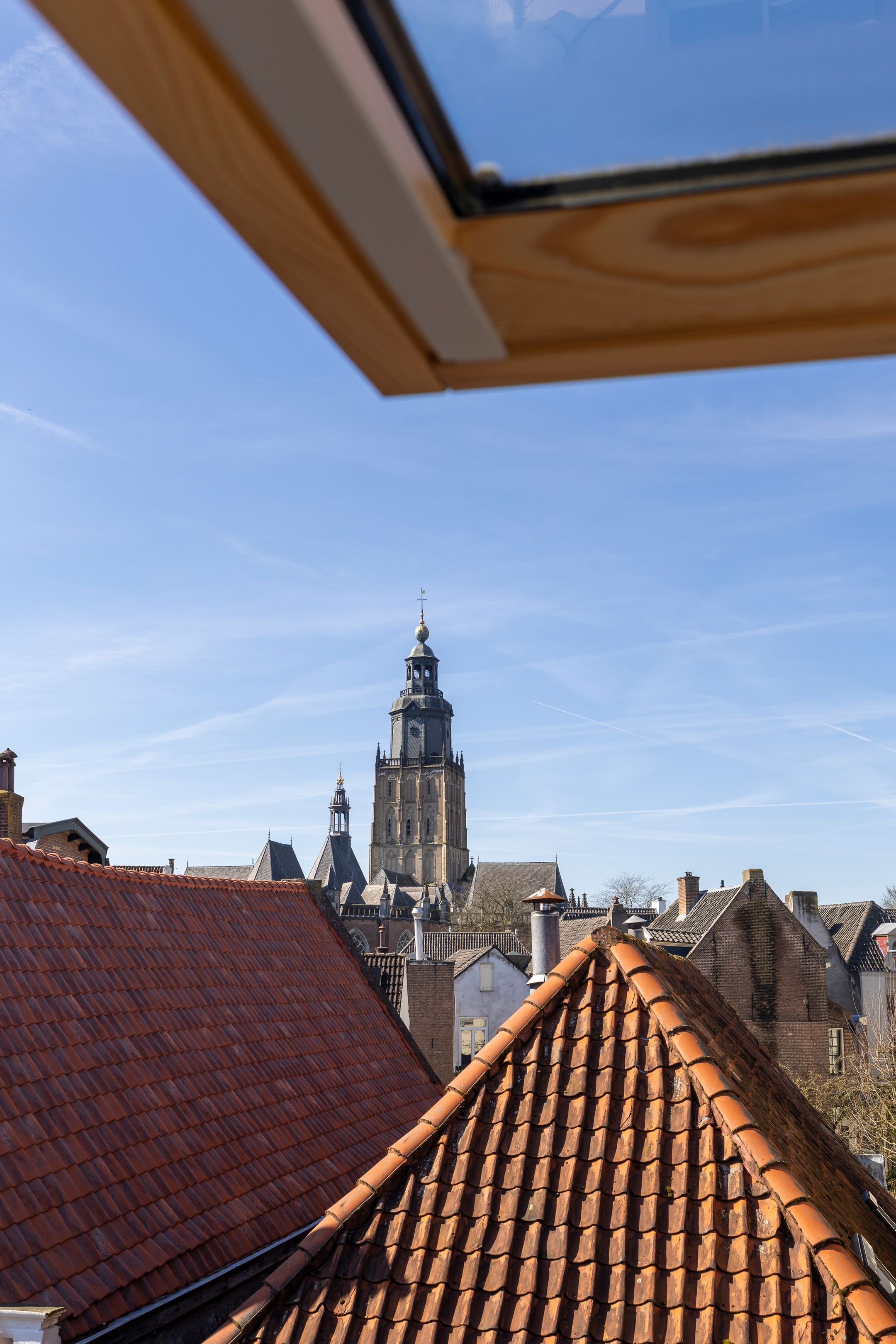 Historic Townhouse Built Against 13th Century City Wall with Wine Cellar and City Garden — 49