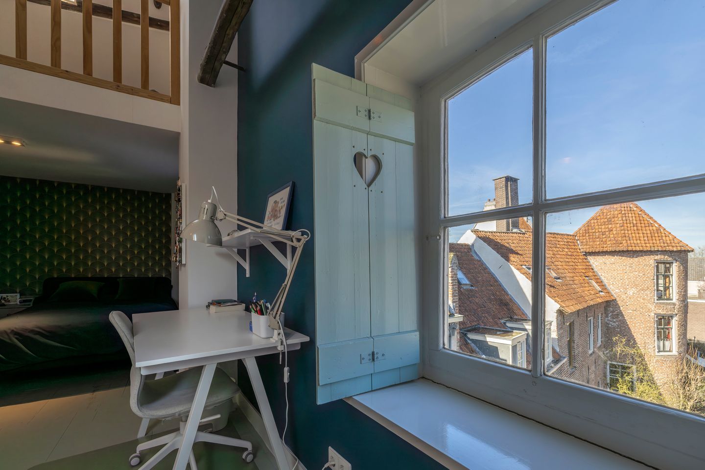 Historic Townhouse Built Against 13th Century City Wall with Wine Cellar and City Garden — 51