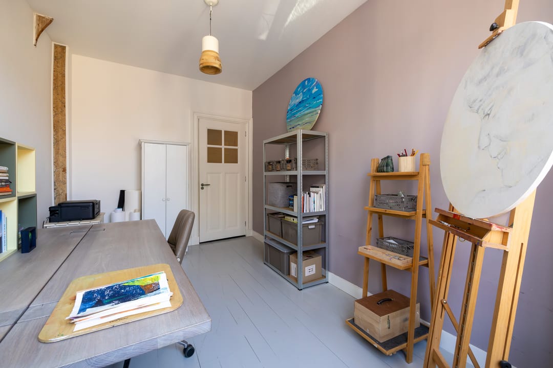 Historic Townhouse Built Against 13th Century City Wall with Wine Cellar and City Garden — 44