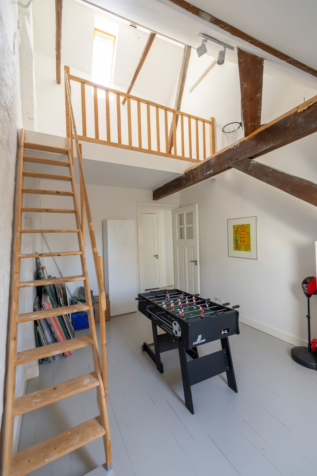 Historic Townhouse Built Against 13th Century City Wall with Wine Cellar and City Garden — 59