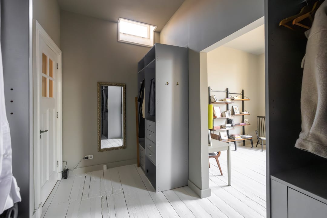 Historic Townhouse Built Against 13th Century City Wall with Wine Cellar and City Garden — 33