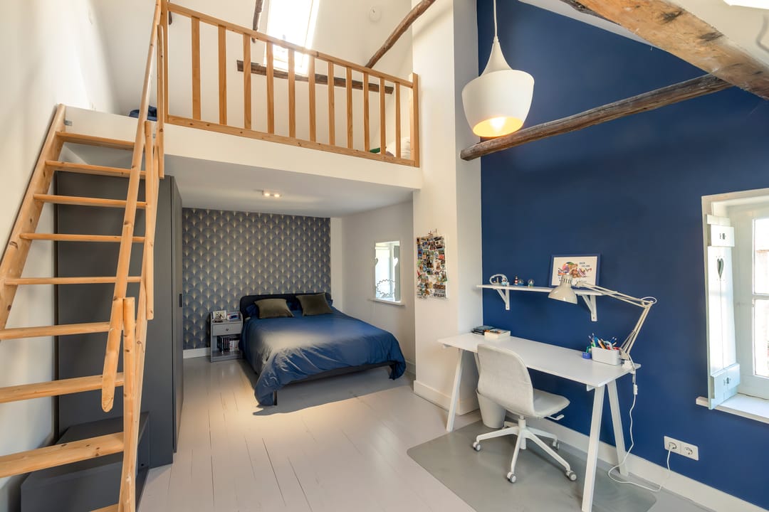 Historic Townhouse Built Against 13th Century City Wall with Wine Cellar and City Garden — 50