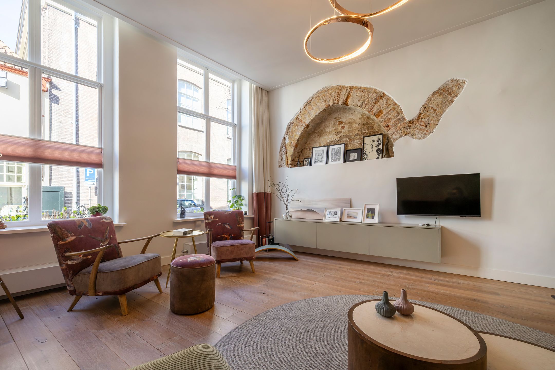 Historic Townhouse Built Against 13th Century City Wall with Wine Cellar and City Garden — 21