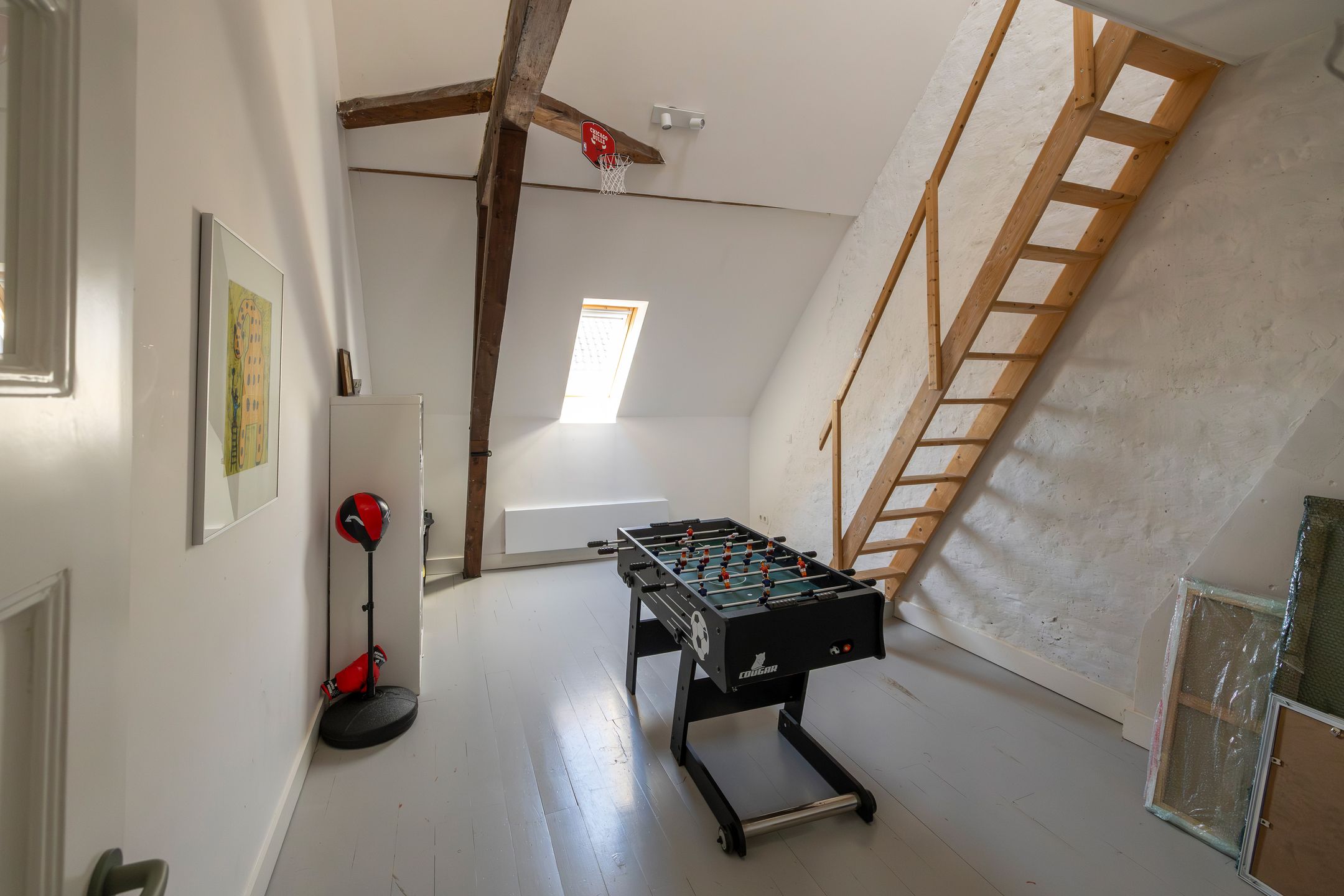Historic Townhouse Built Against 13th Century City Wall with Wine Cellar and City Garden — 58