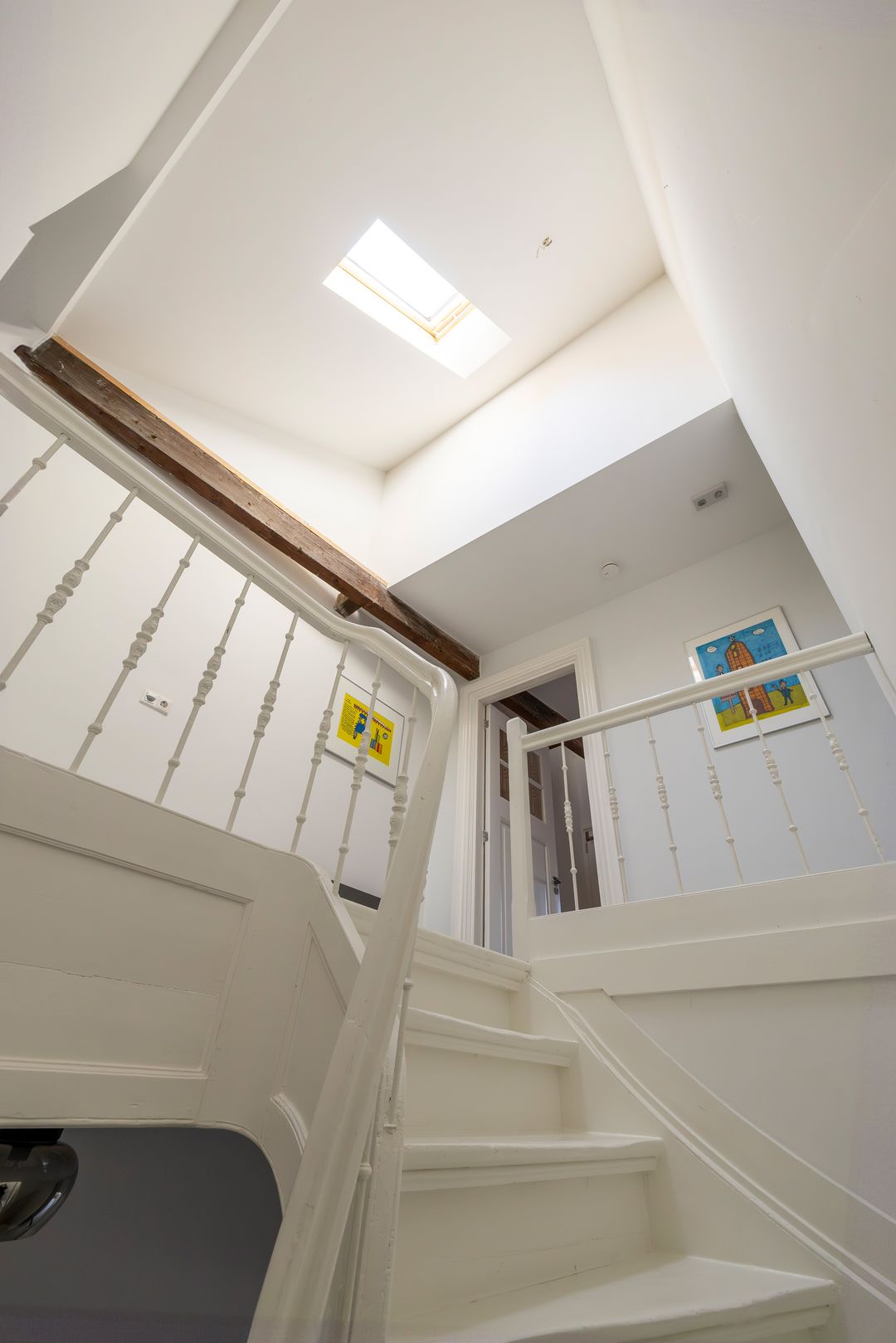 Historic Townhouse Built Against 13th Century City Wall with Wine Cellar and City Garden — 45