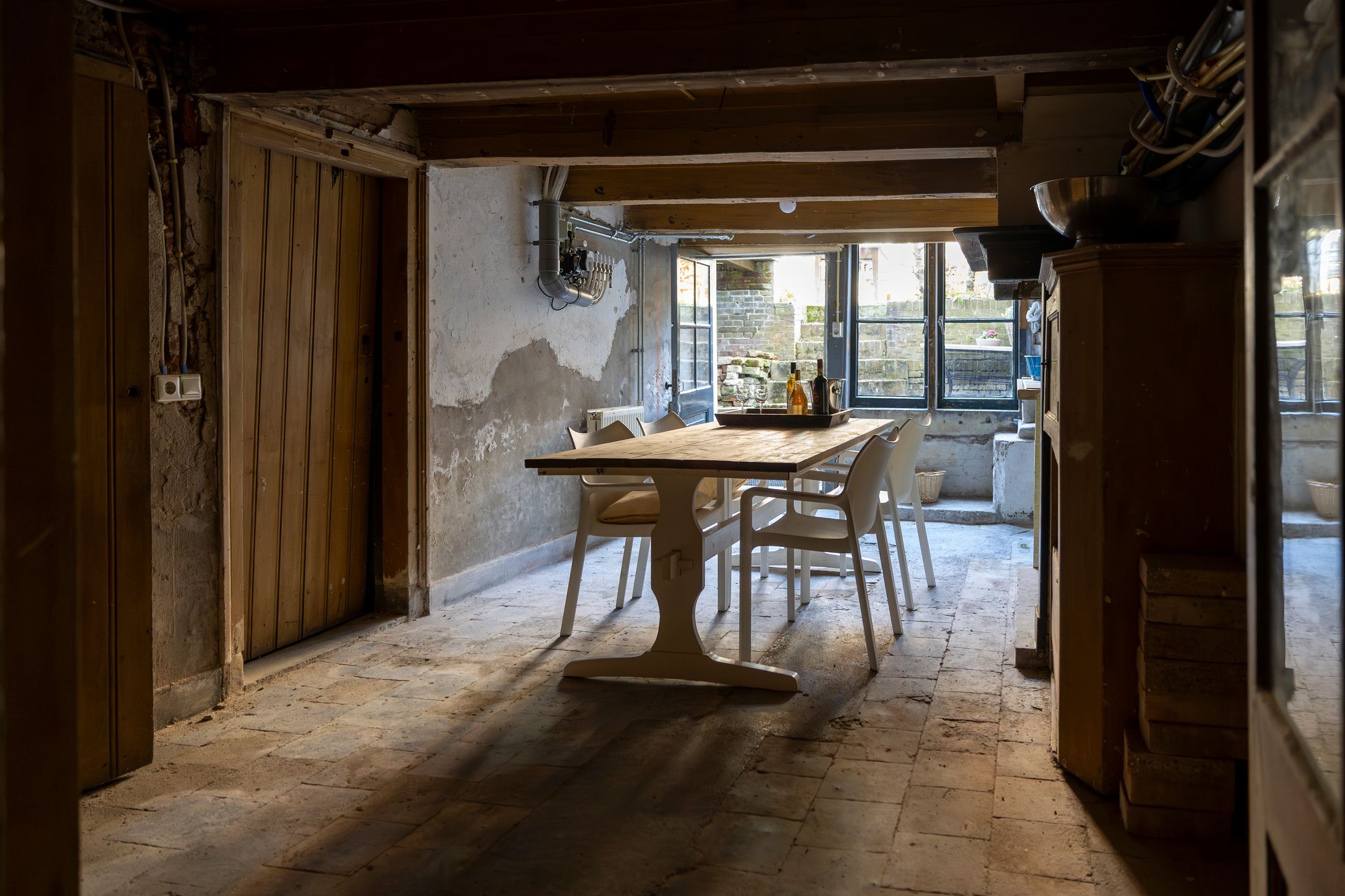 Historic Townhouse Built Against 13th Century City Wall with Wine Cellar and City Garden — 69