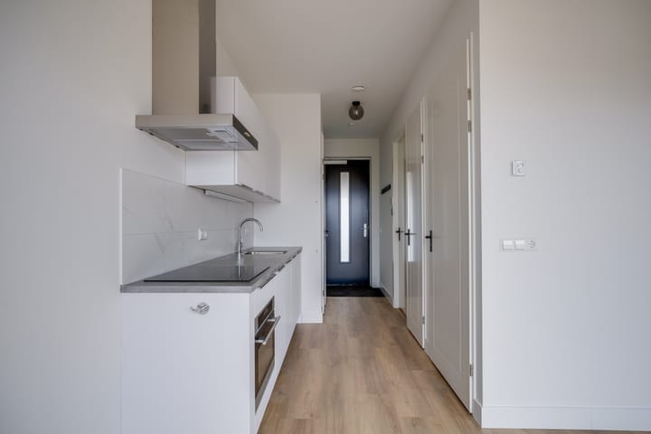 Photo 3 of Hooft Graaflandstraat 2-C1