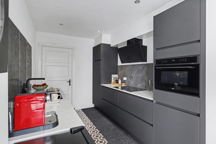 Photo 5 of Benzenraderweg 70