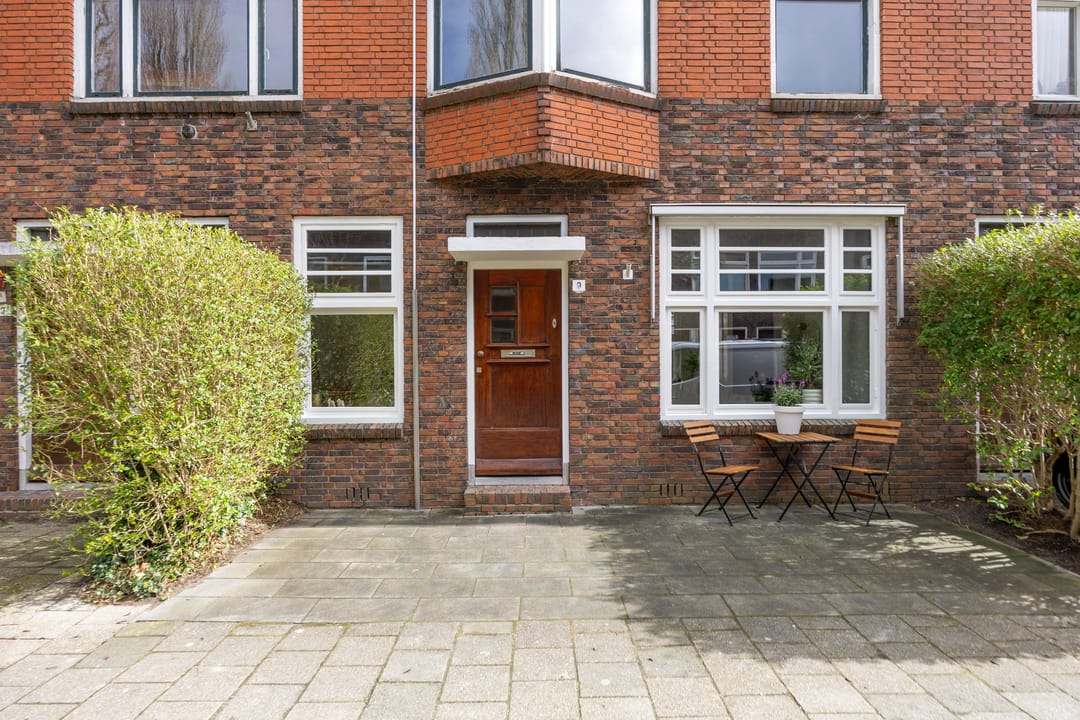 Photo 1 of Amalia van Solmsstraat 9