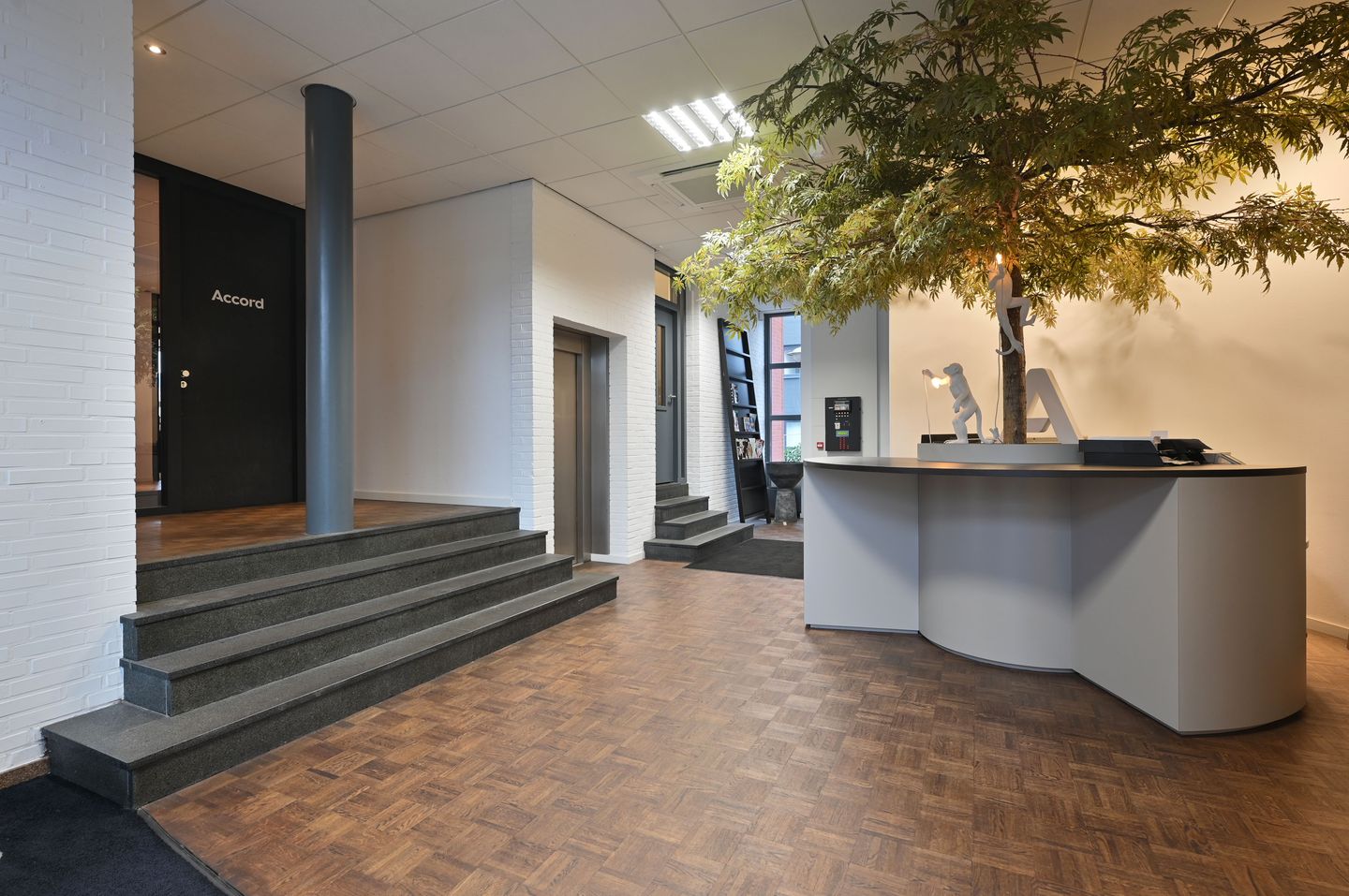 View photo 3 of Huizermaatweg 550