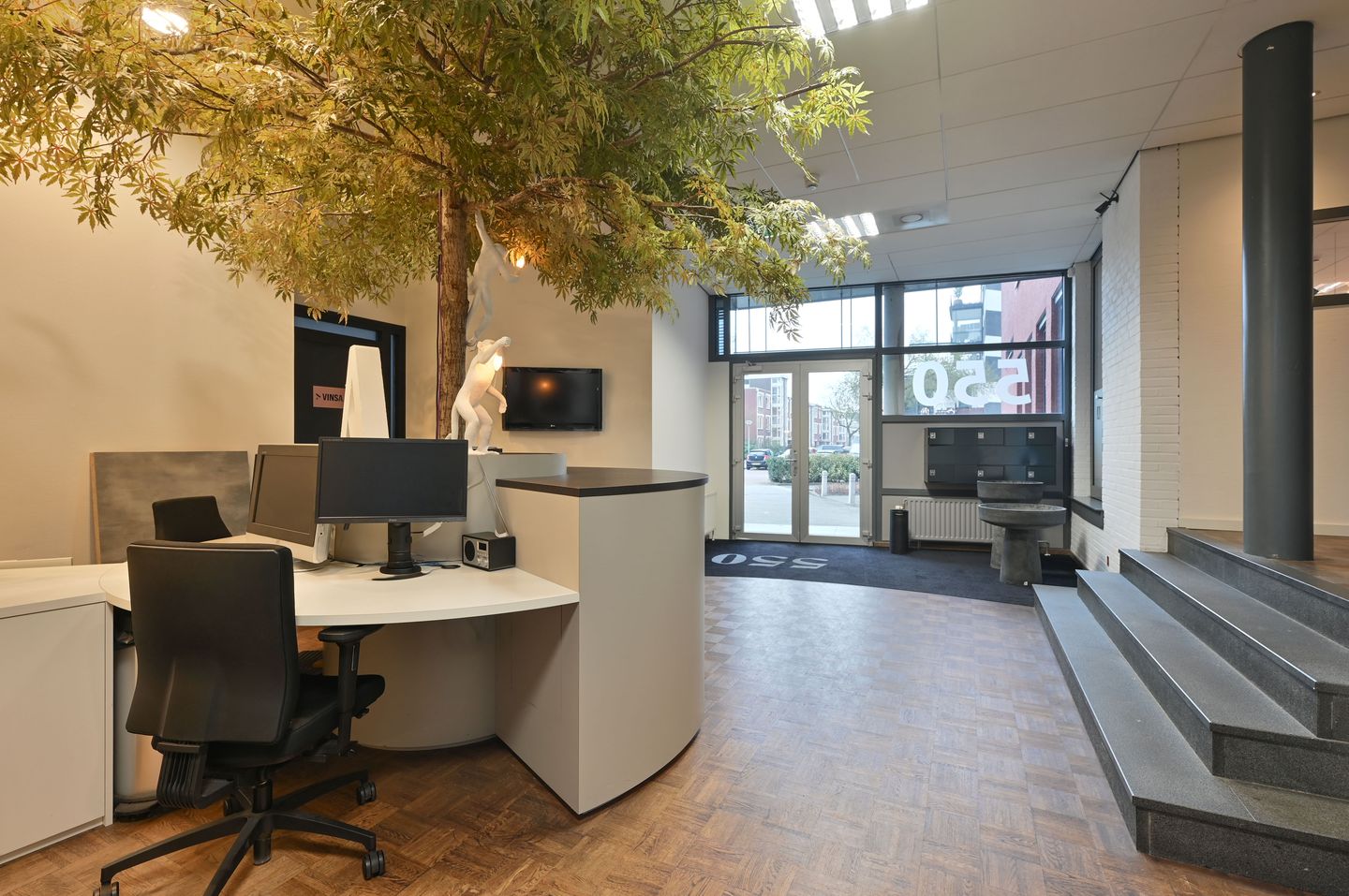 View photo 2 of Huizermaatweg 550