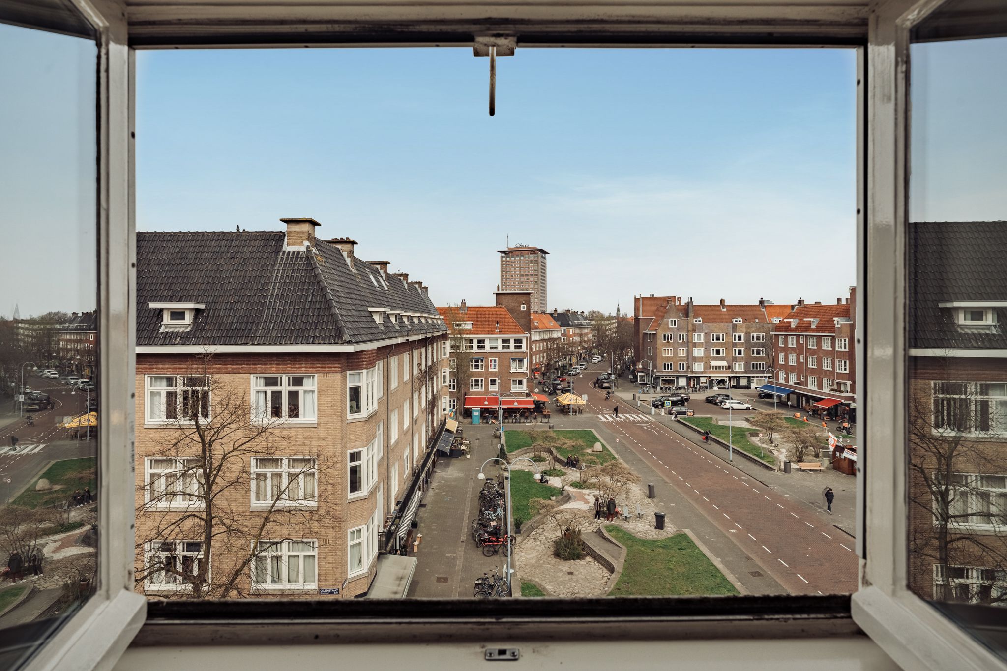 Spacious Corner Apartment with Sunny Terrace in Amsterdam's Rivierenbuurt — 28
