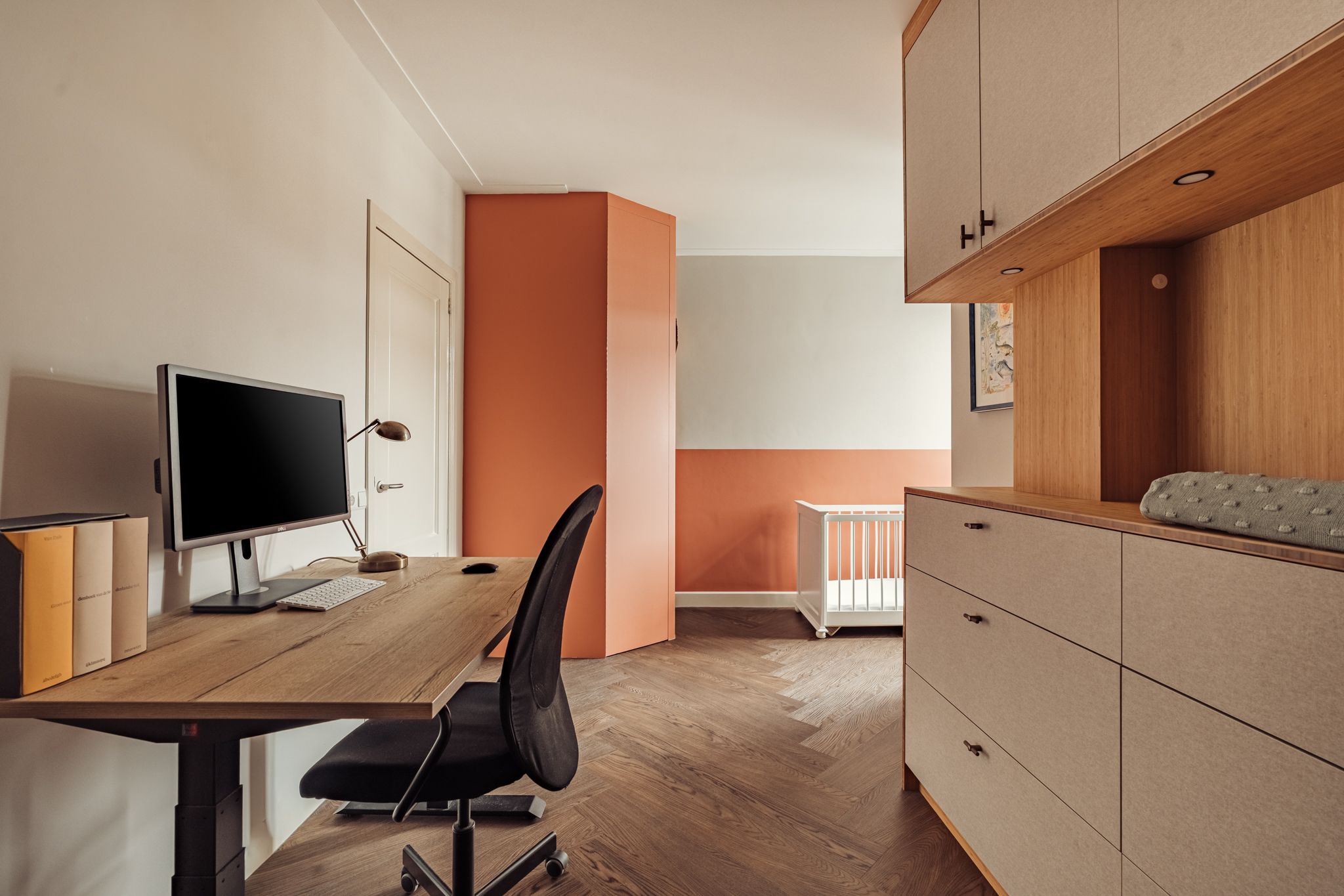 Spacious Corner Apartment with Sunny Terrace in Amsterdam's Rivierenbuurt — 17