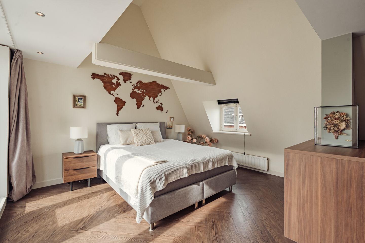 Spacious Corner Apartment with Sunny Terrace in Amsterdam's Rivierenbuurt — 27