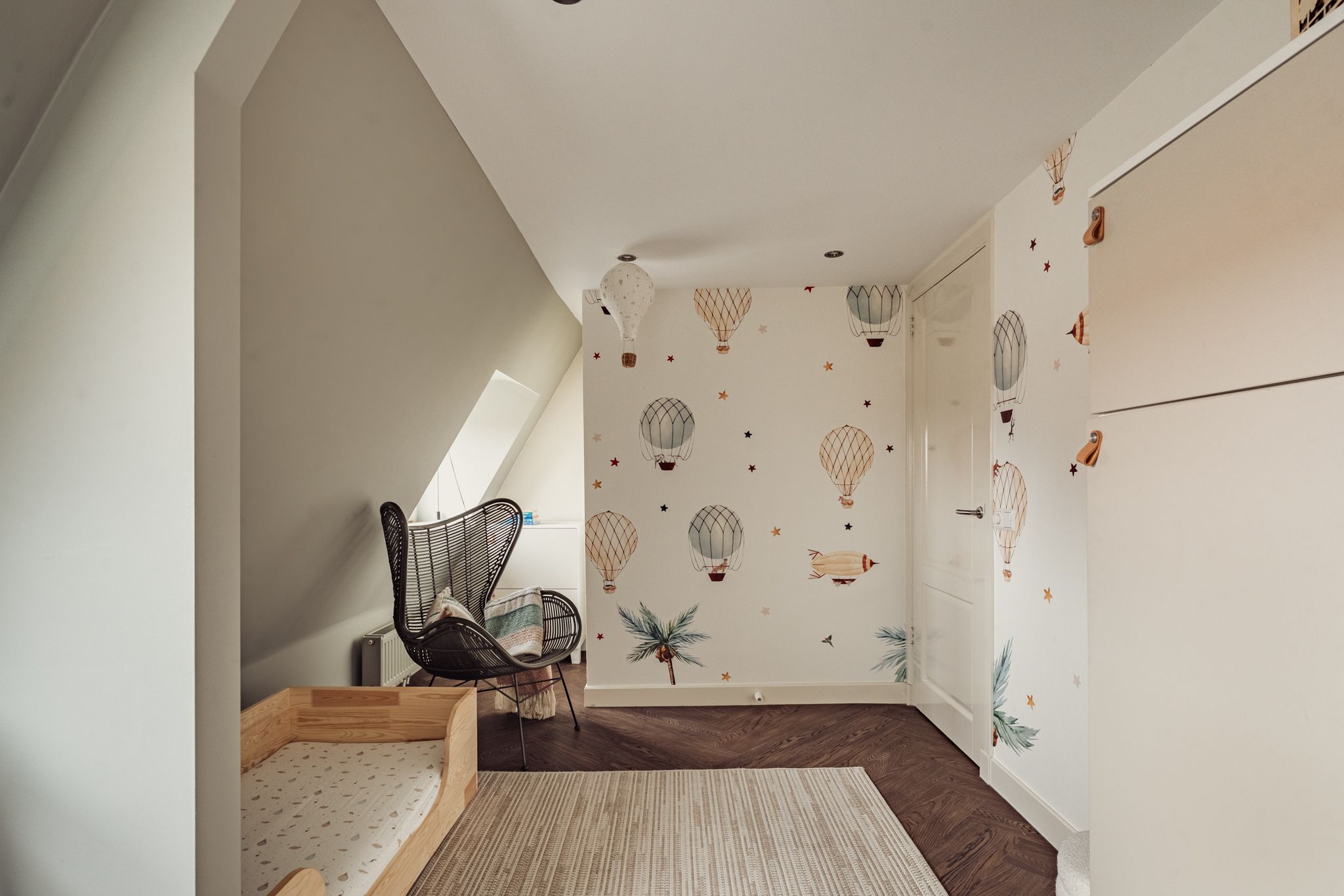 Spacious Corner Apartment with Sunny Terrace in Amsterdam's Rivierenbuurt — 22