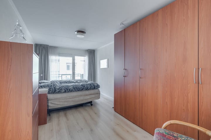 Photo 4 of Graaf van Burenstraat 2-F27