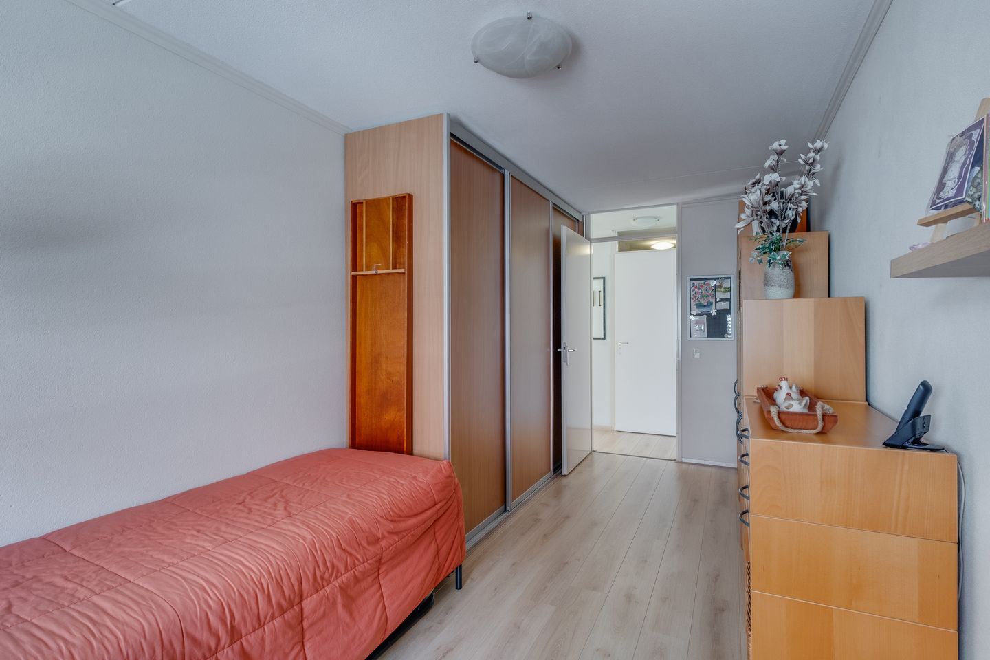 Photo 29 of Graaf van Burenstraat 2-F27