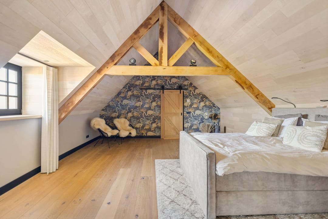 Luxury Farmhouse with Pool and Equestrian Facilities — 20