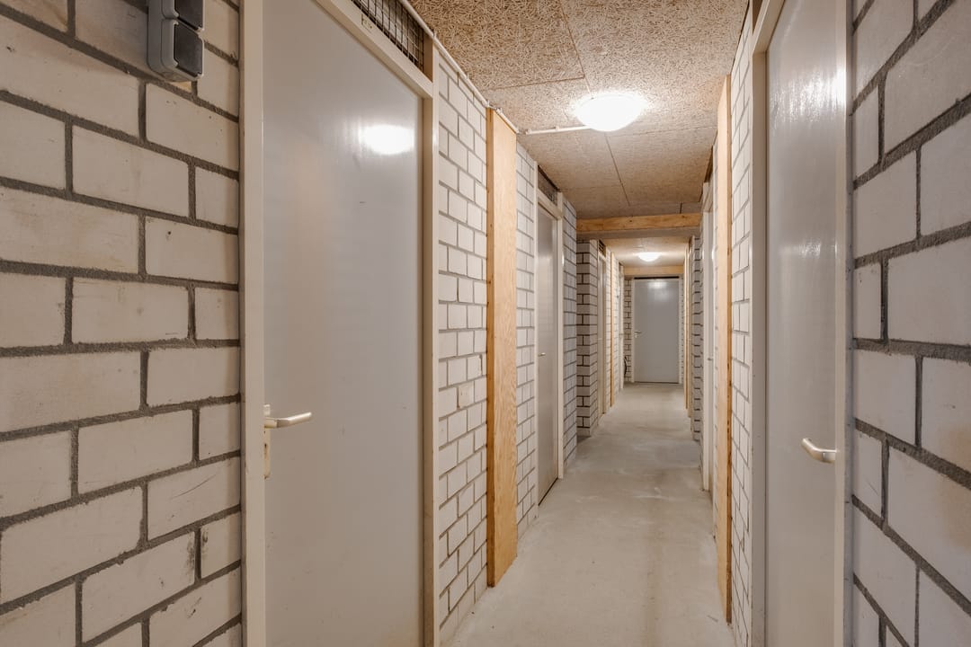 Photo 37 of Graaf van Burenstraat 2-F27