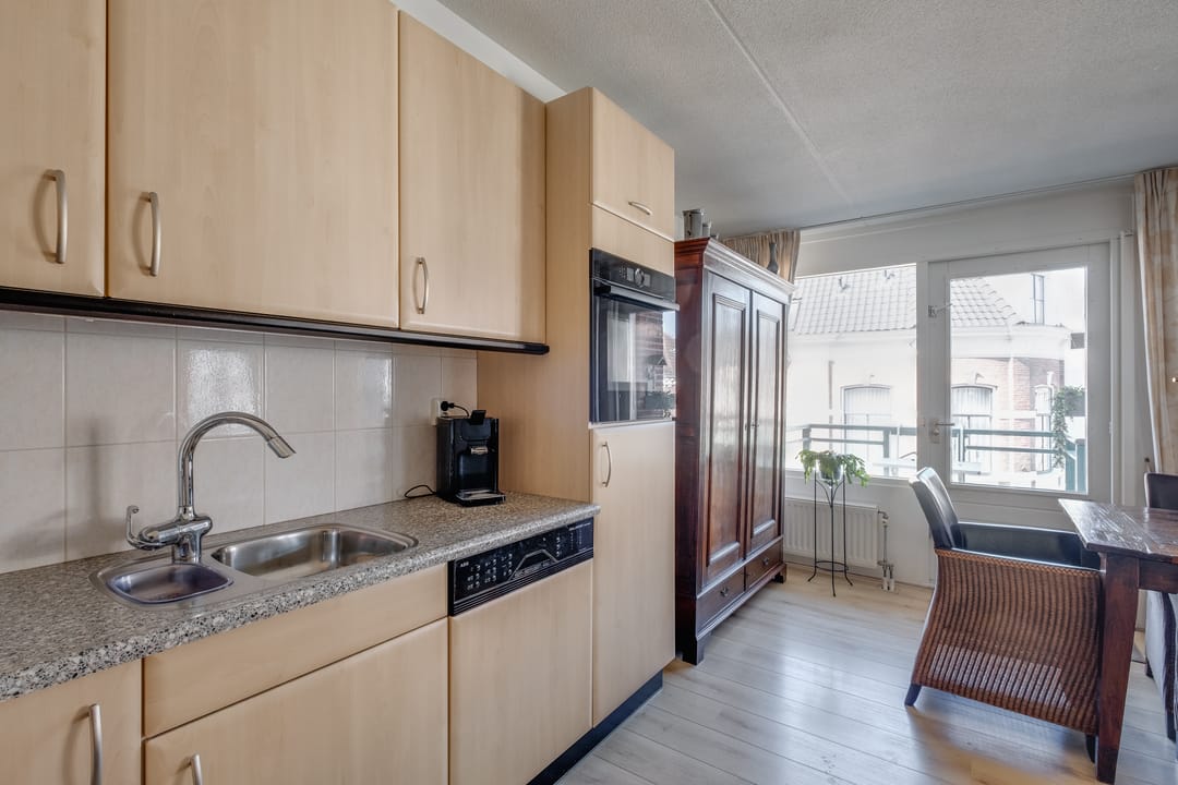 Photo 22 of Graaf van Burenstraat 2-F27