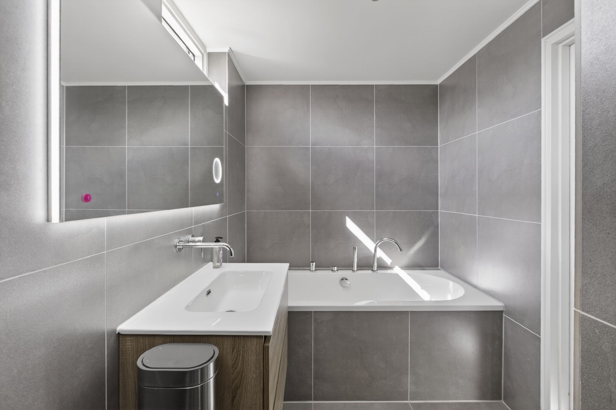 Penthouse apartment in the Plantage neighbourhood of Amsterdam — 14