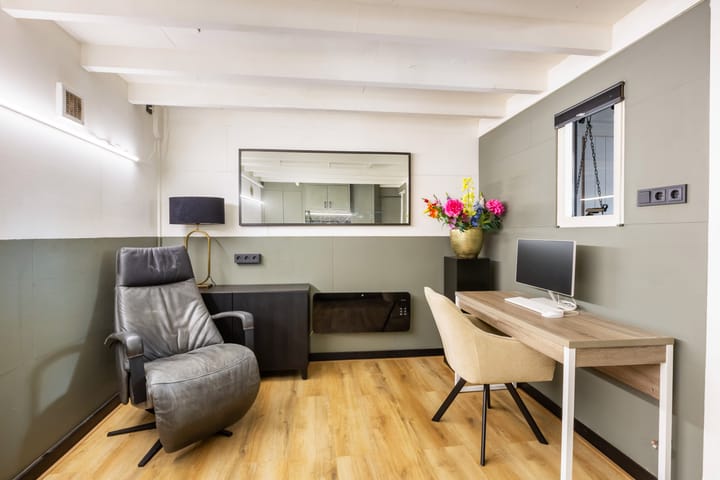 Photo 5 of van Oosthuyselaan 69