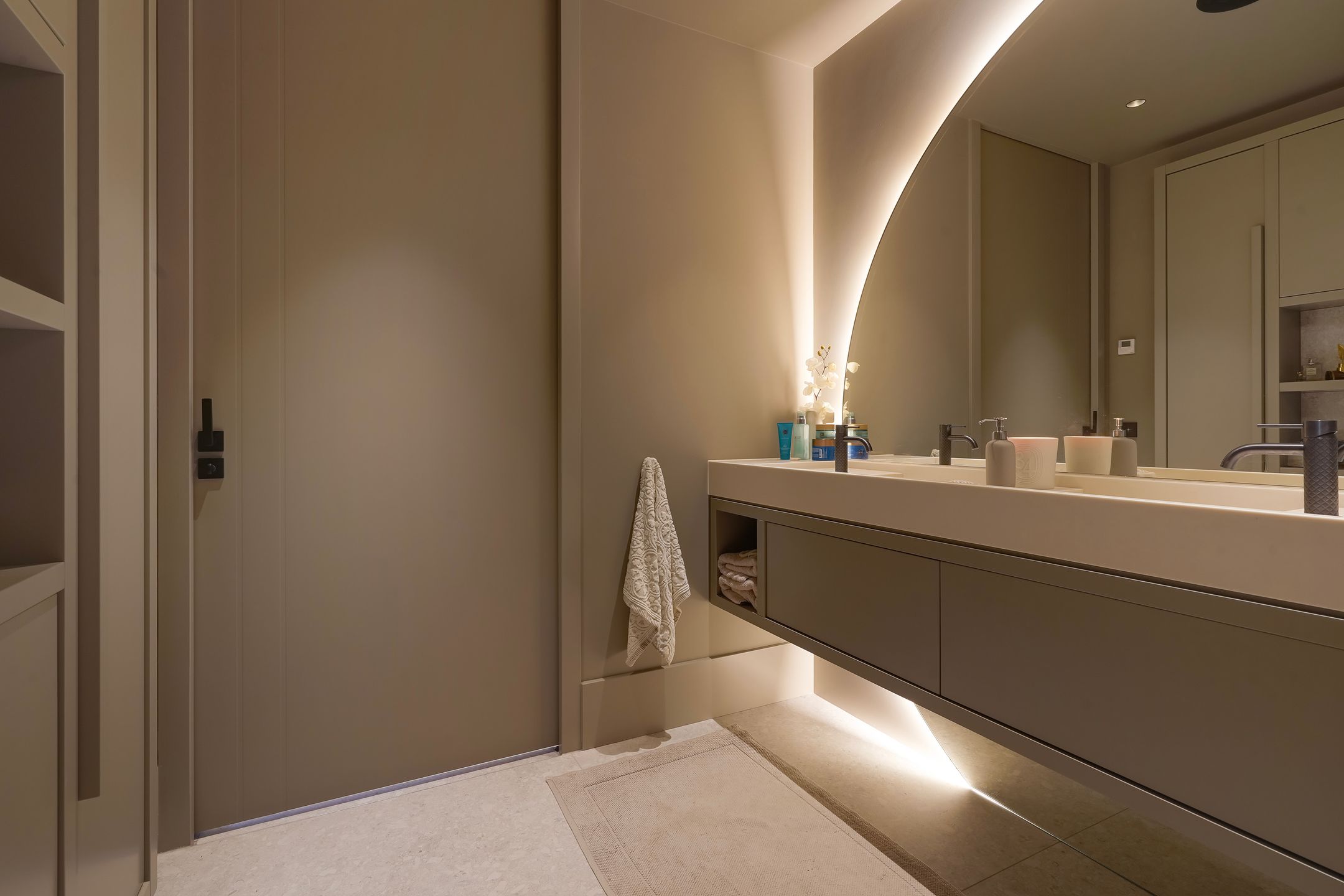 Photo 42 of Laan van Poot 399