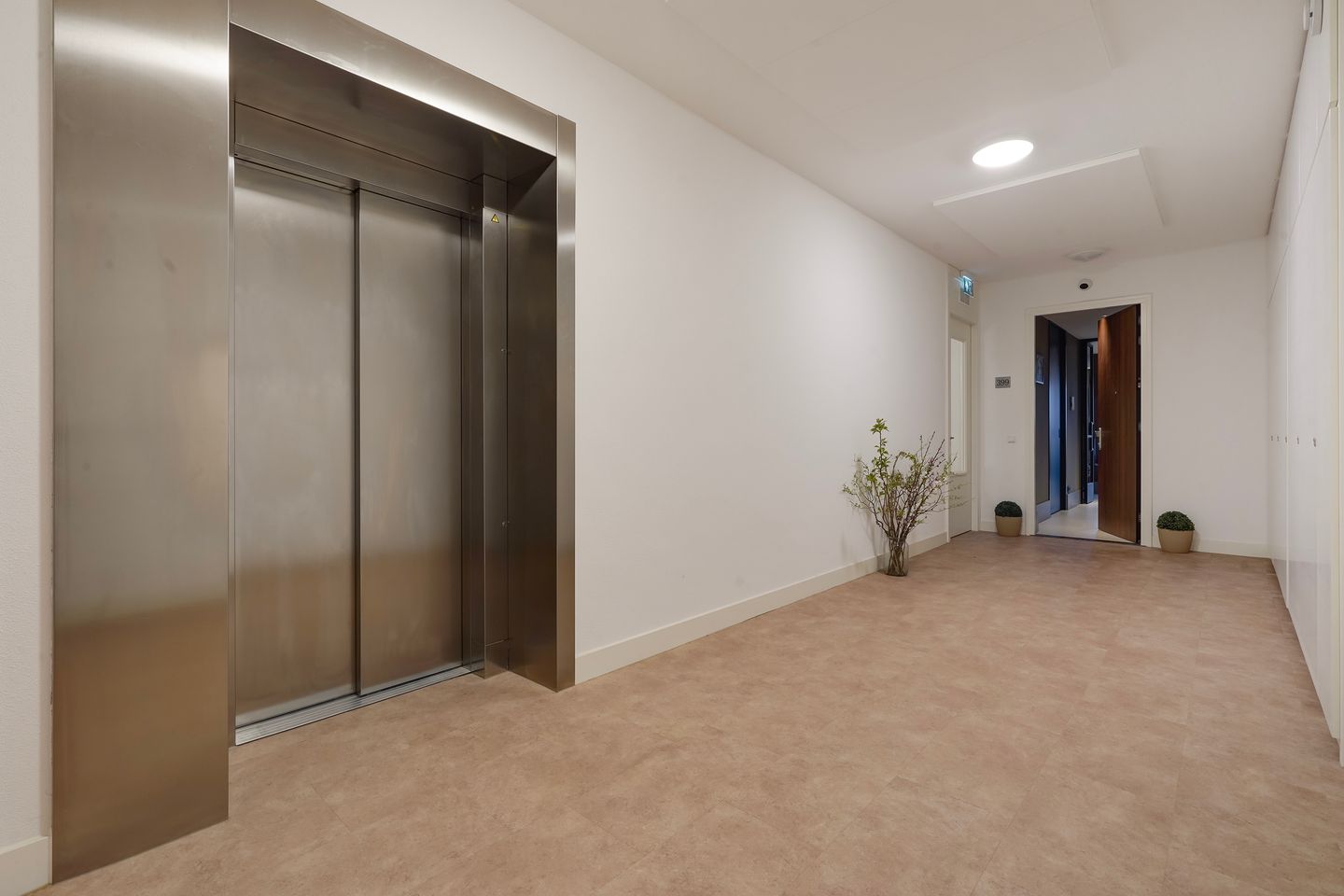 Photo 10 of Laan van Poot 399