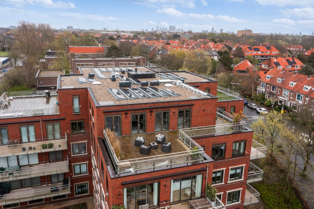 Photo 52 of Laan van Poot 399