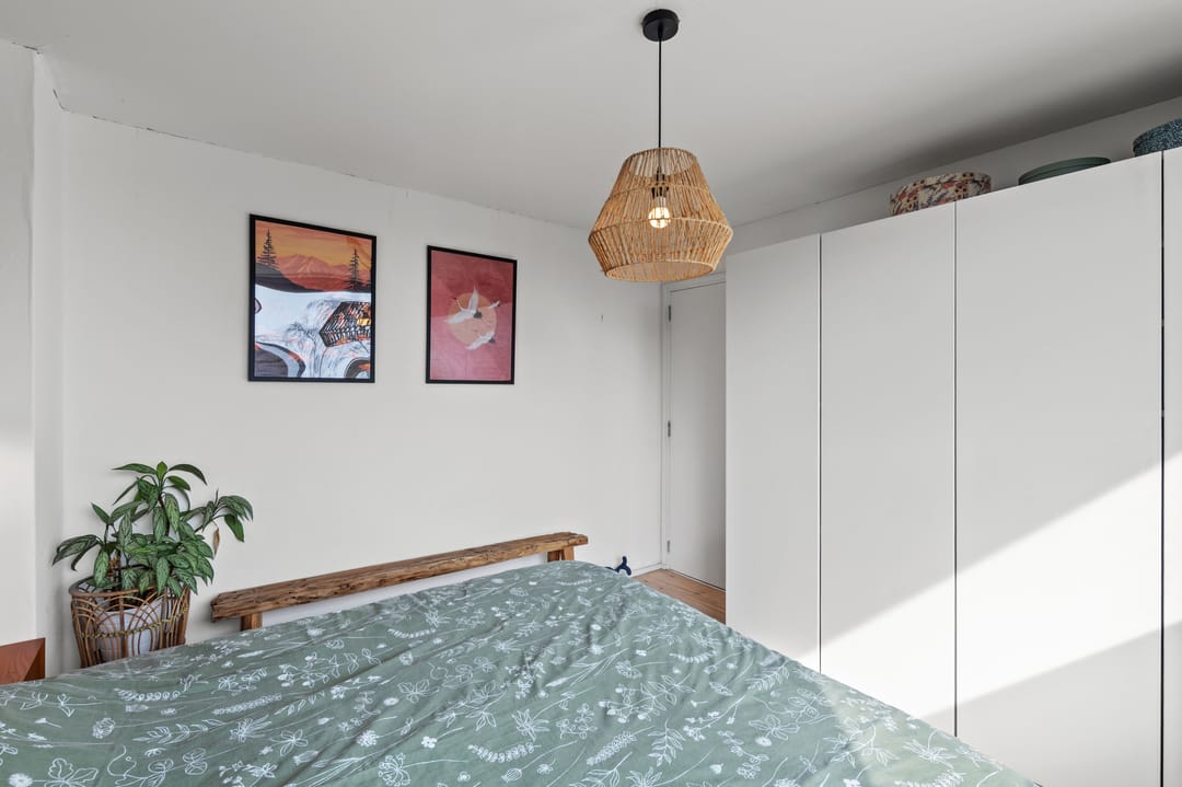 Corner house with spacious garden, two driveways and garage in Zegge — 15