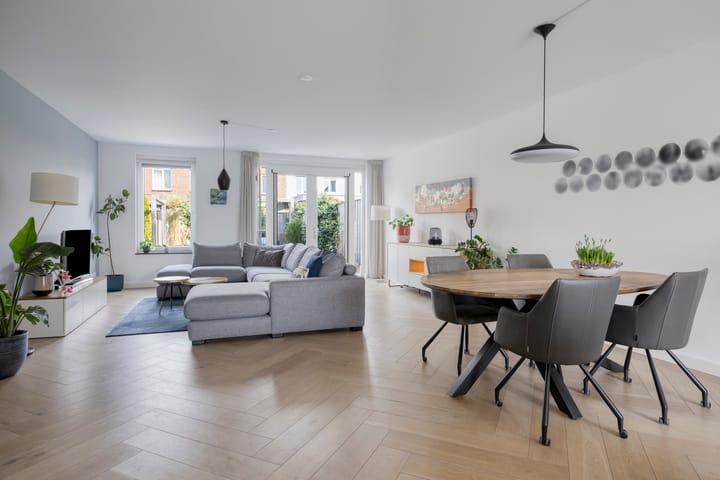 Photo 2 of Schoklandplantsoen 36