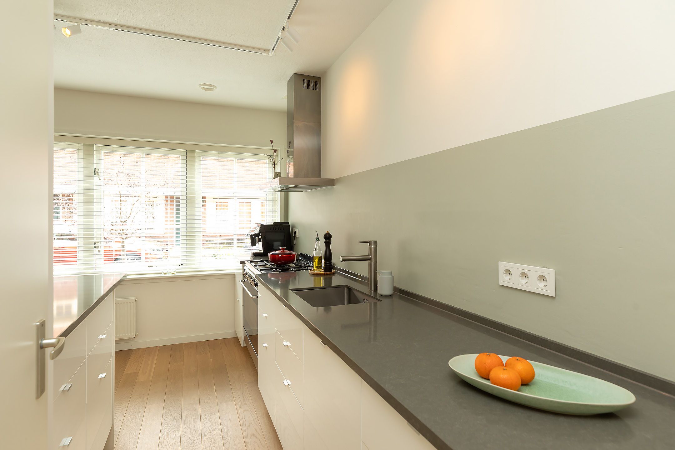 Photo 12 of Merelstraat 12