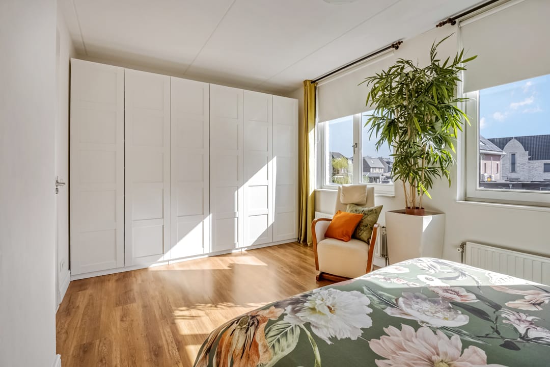 Light terraced house with water views and sunny garden in Rengerswetering — 31
