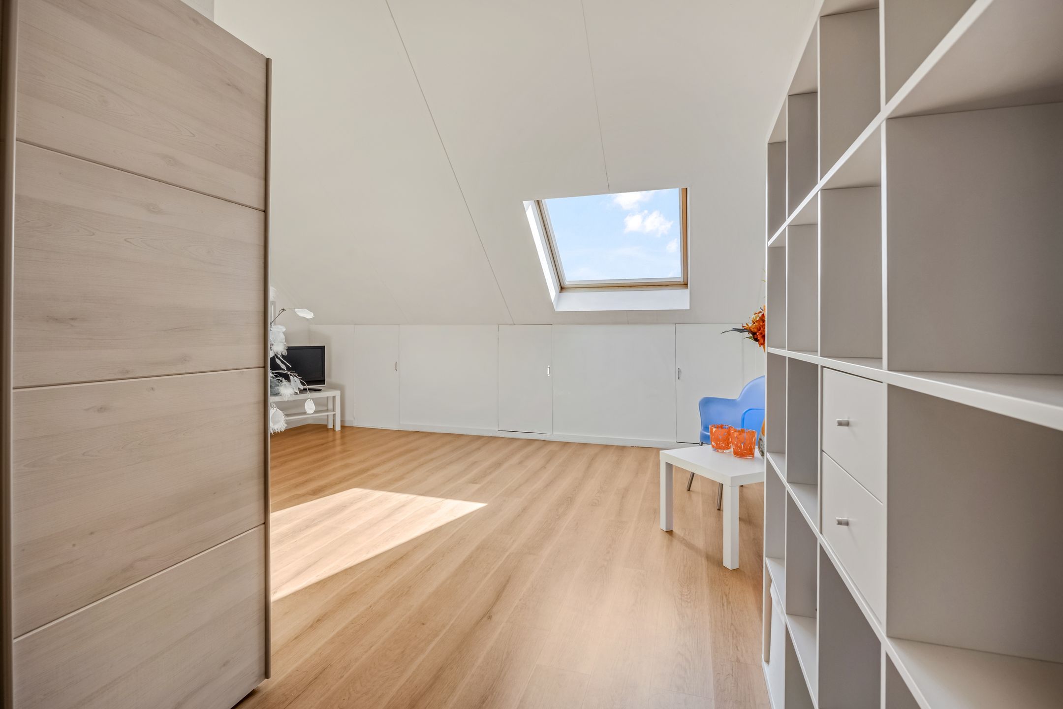 Light terraced house with water views and sunny garden in Rengerswetering — 45