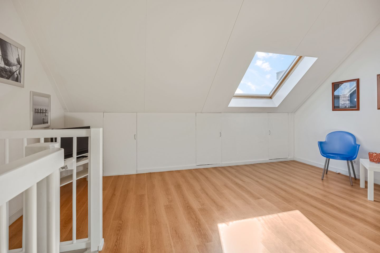 Light terraced house with water views and sunny garden in Rengerswetering — 44
