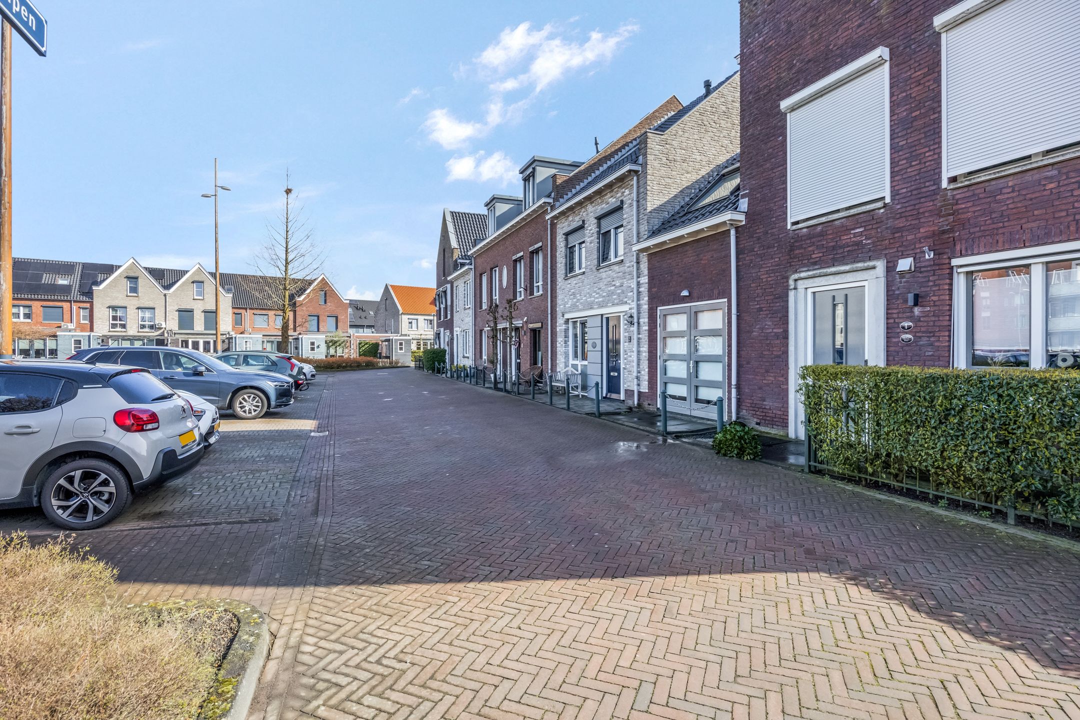 Light terraced house with water views and sunny garden in Rengerswetering — 48