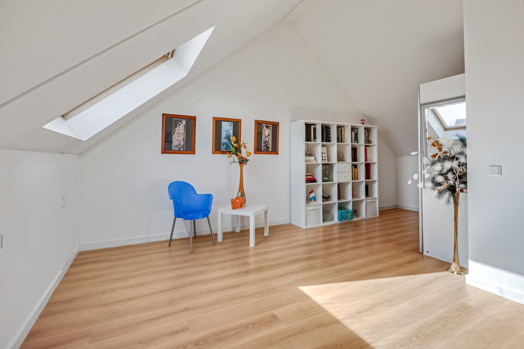 Light terraced house with water views and sunny garden in Rengerswetering — 41