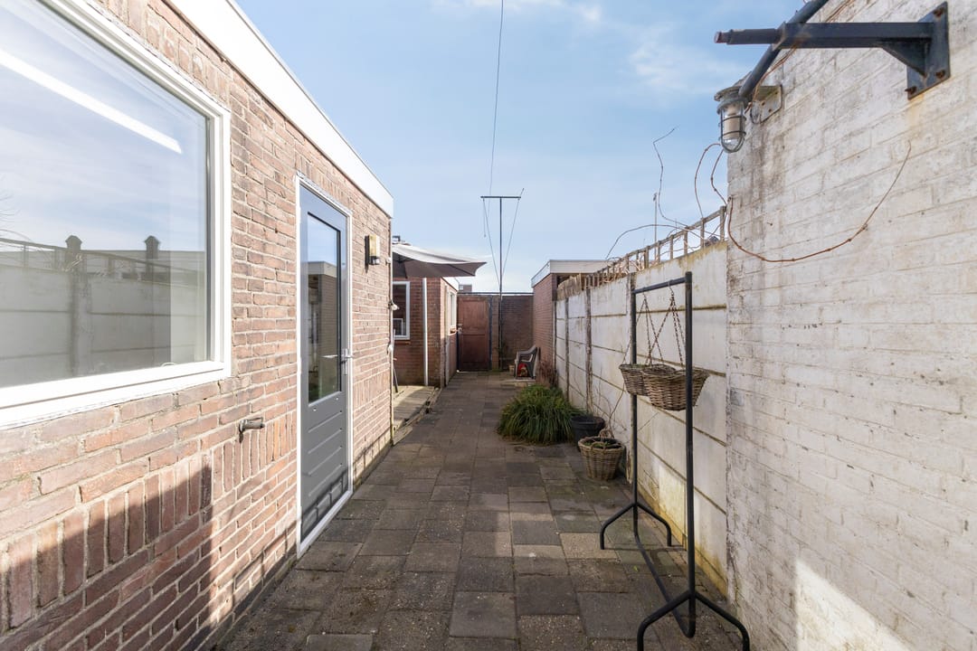 Renovated 4-bedroom terraced house near Den Helder city center — 22