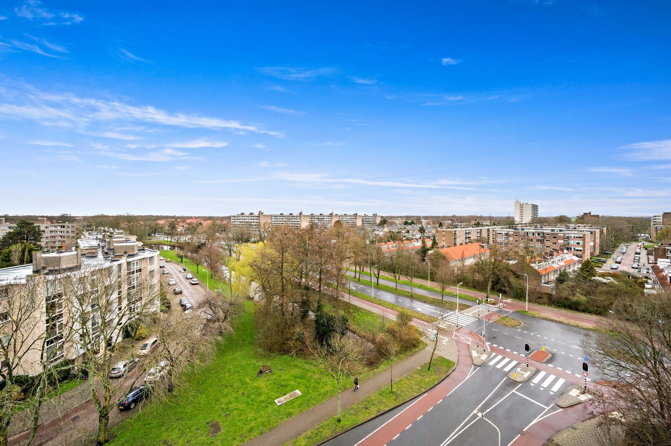 Spacious Top Floor Apartment with Magnificent Views in Burgen en Horsten — 34