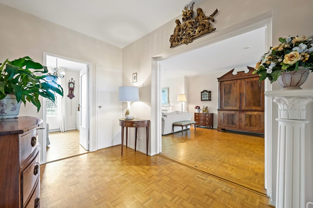 Spacious Top Floor Apartment with Magnificent Views in Burgen en Horsten — 20