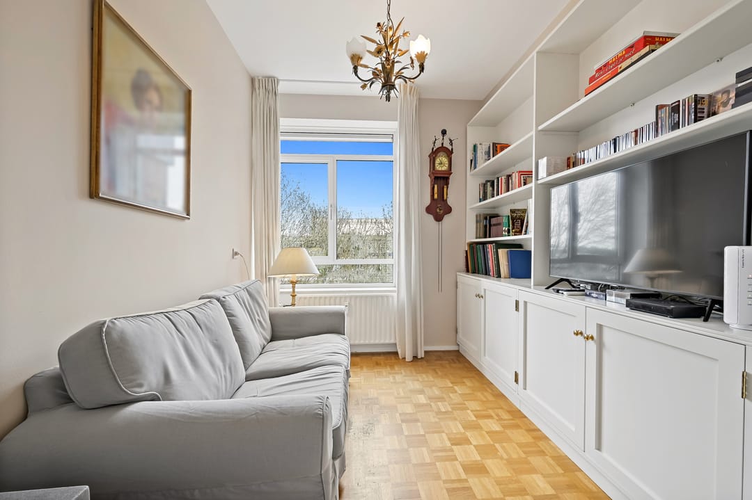 Spacious Top Floor Apartment with Magnificent Views in Burgen en Horsten — 26