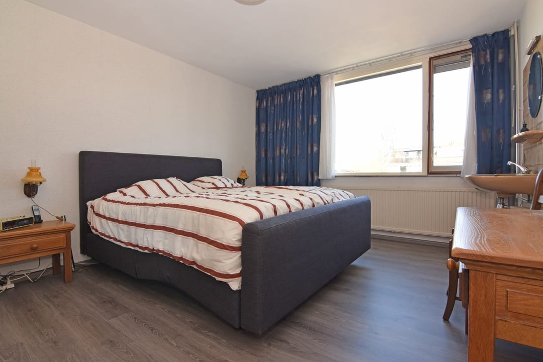 Spacious 4-bedroom family home with garden and garage in IJsselveld-West — 12
