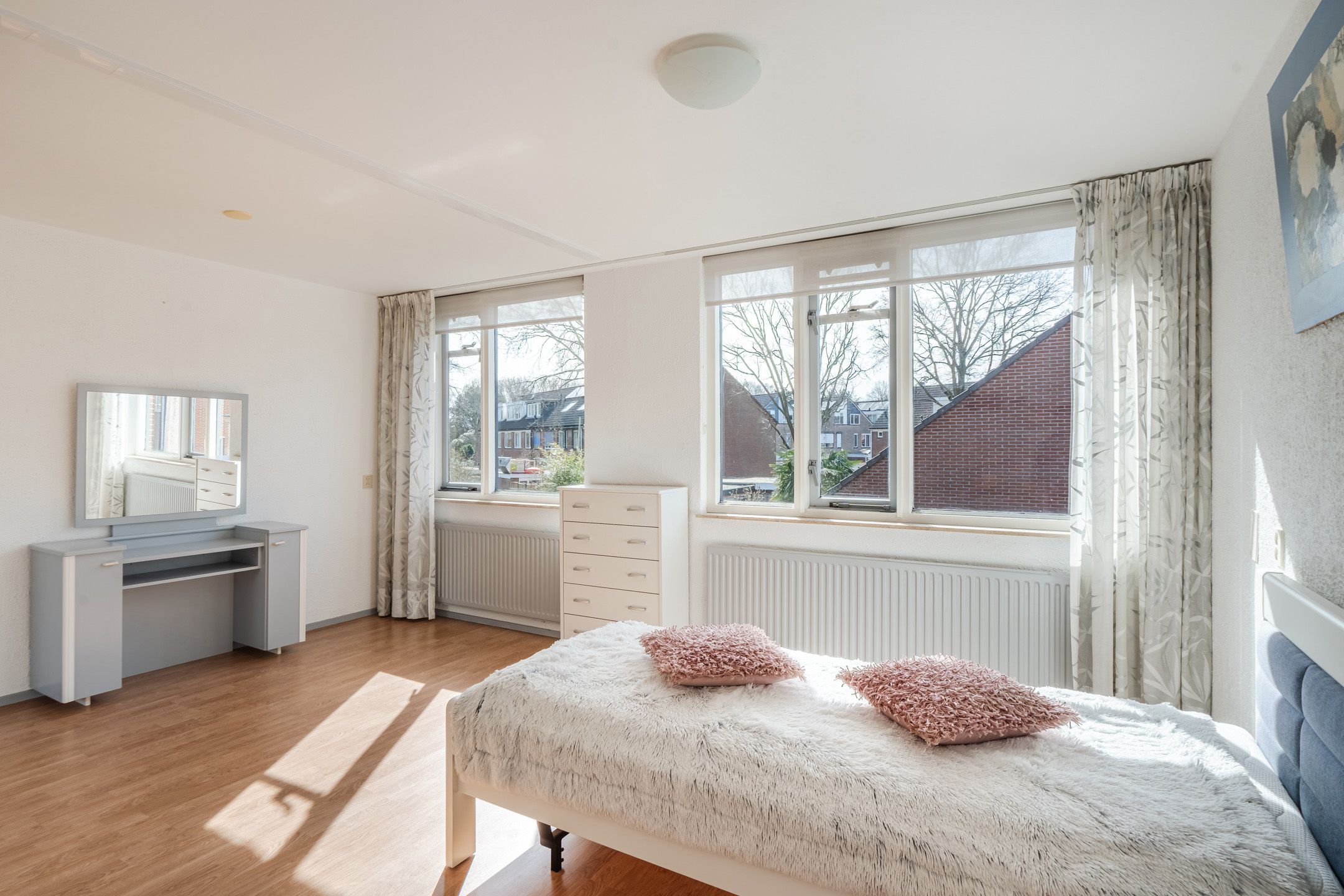 Spacious Family Home with Sunny Garden in Child-Friendly Alkmaar Neighborhood — 24