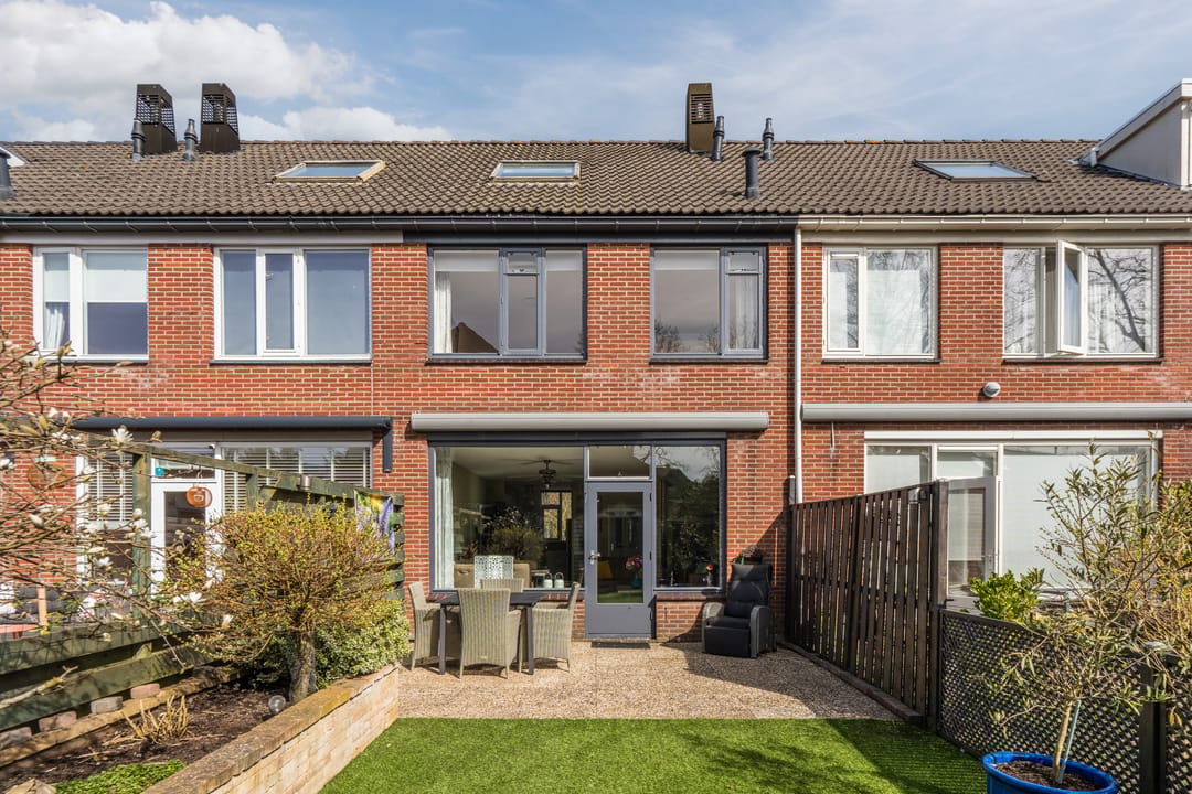 Spacious Family Home with Sunny Garden in Child-Friendly Alkmaar Neighborhood — 47
