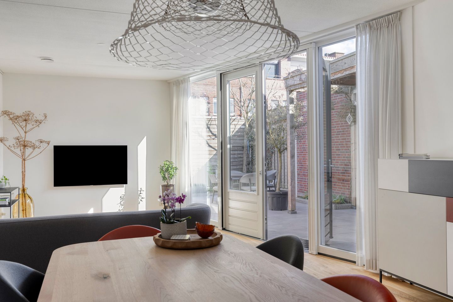 Photo 4 of Van Oldenbarneveltstraat 19