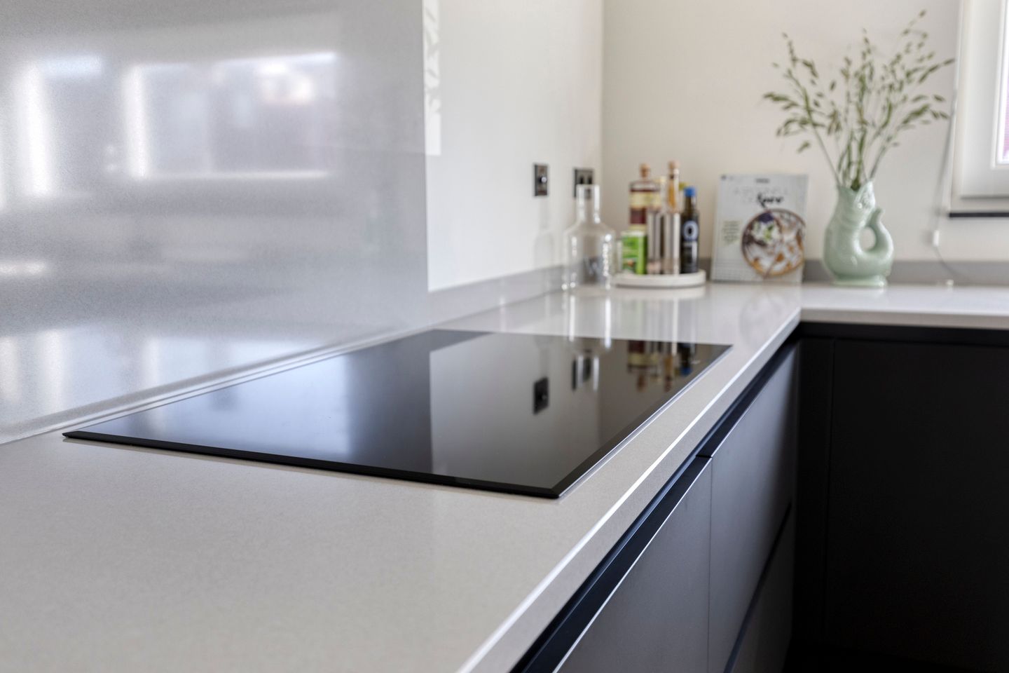 Photo 14 of Van Oldenbarneveltstraat 19